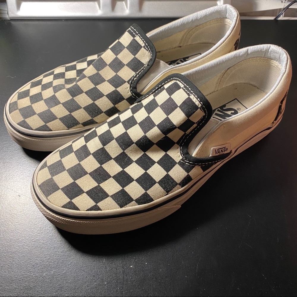 Checkerboard vans 🖤🤍